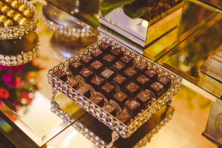 Curated premium gourmet gift boxes and food products